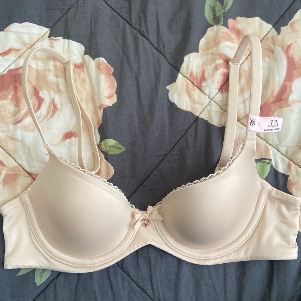 Brand New Victoria Secret Bra 32A